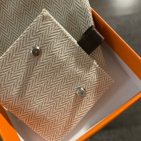 Hermes mini pop H earrings - Picture 4 of 5